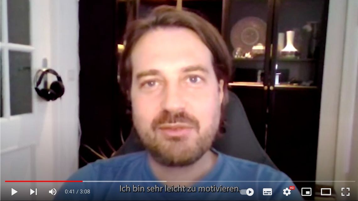 Schwachstellen-Management? Camillo kann sich kein spannenderes Thema vorstellen. Worauf sich Menschen freuen können, die bei Computacenter anfangen? Mehr dazu im Video.